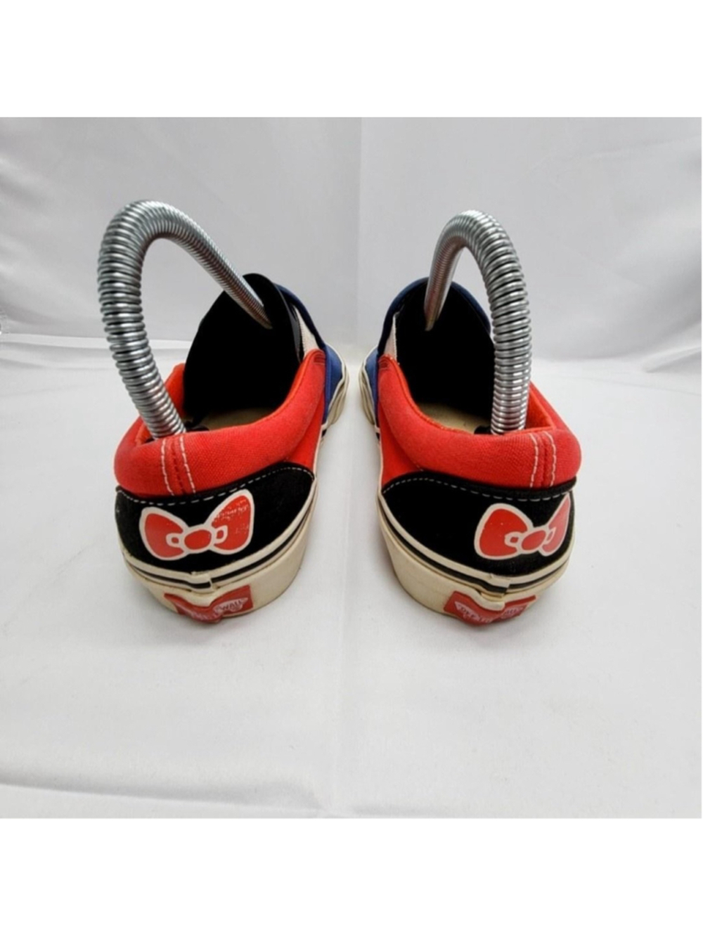 Vans Hello Kitty Classic Slip-On Shoes Size 7 Blue Red Canvas Sneakers - Picture 5 of 9